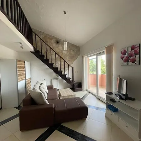 Sun Apartment *