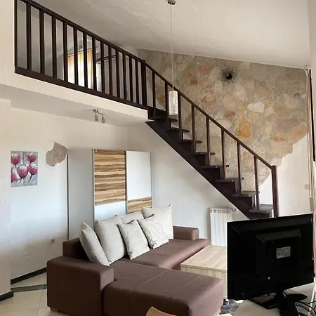 Sun Apartment *